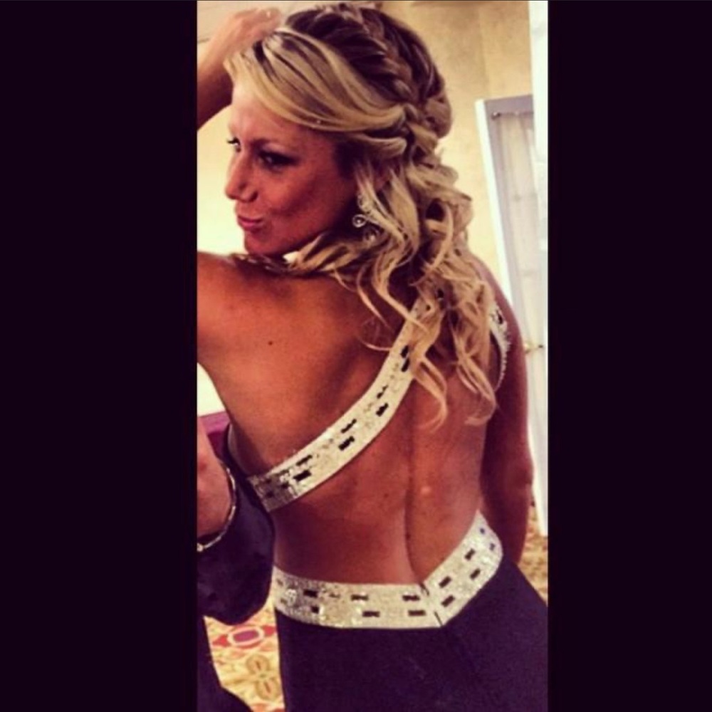 Gorgeous gown / one shoulder / open back